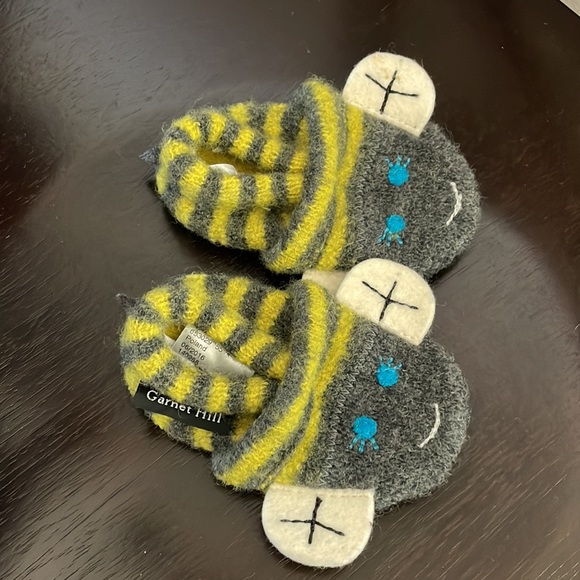 ADORABLE Garnet Hill 0-6month Bee Slippers - Picture 4 of 6